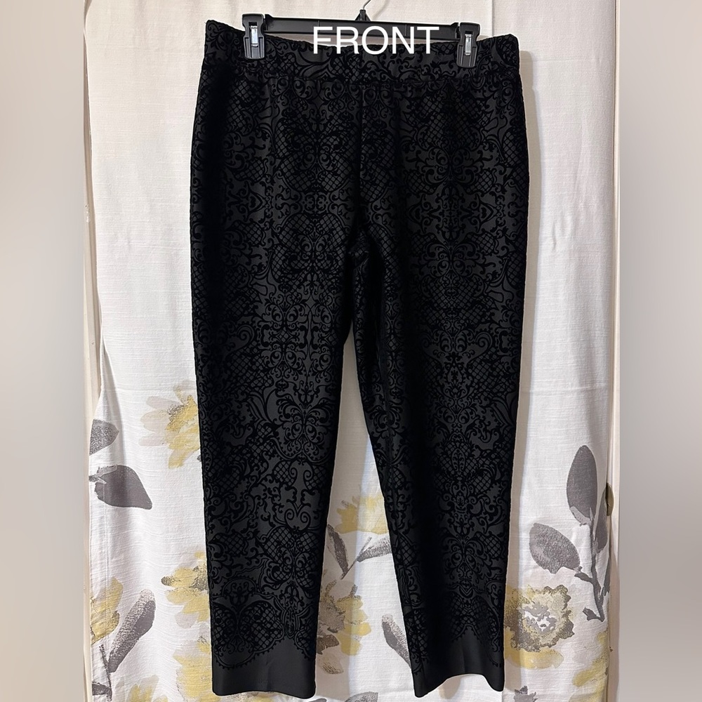 Melissa Paige size XL Black ankle pant with velvet design